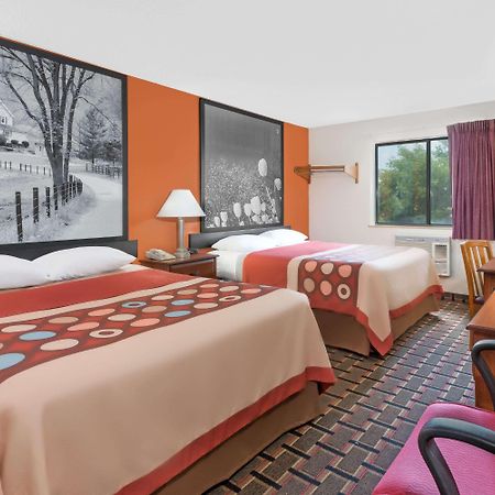 Super 8 By Wyndham Kent/Akron Area Exterior foto